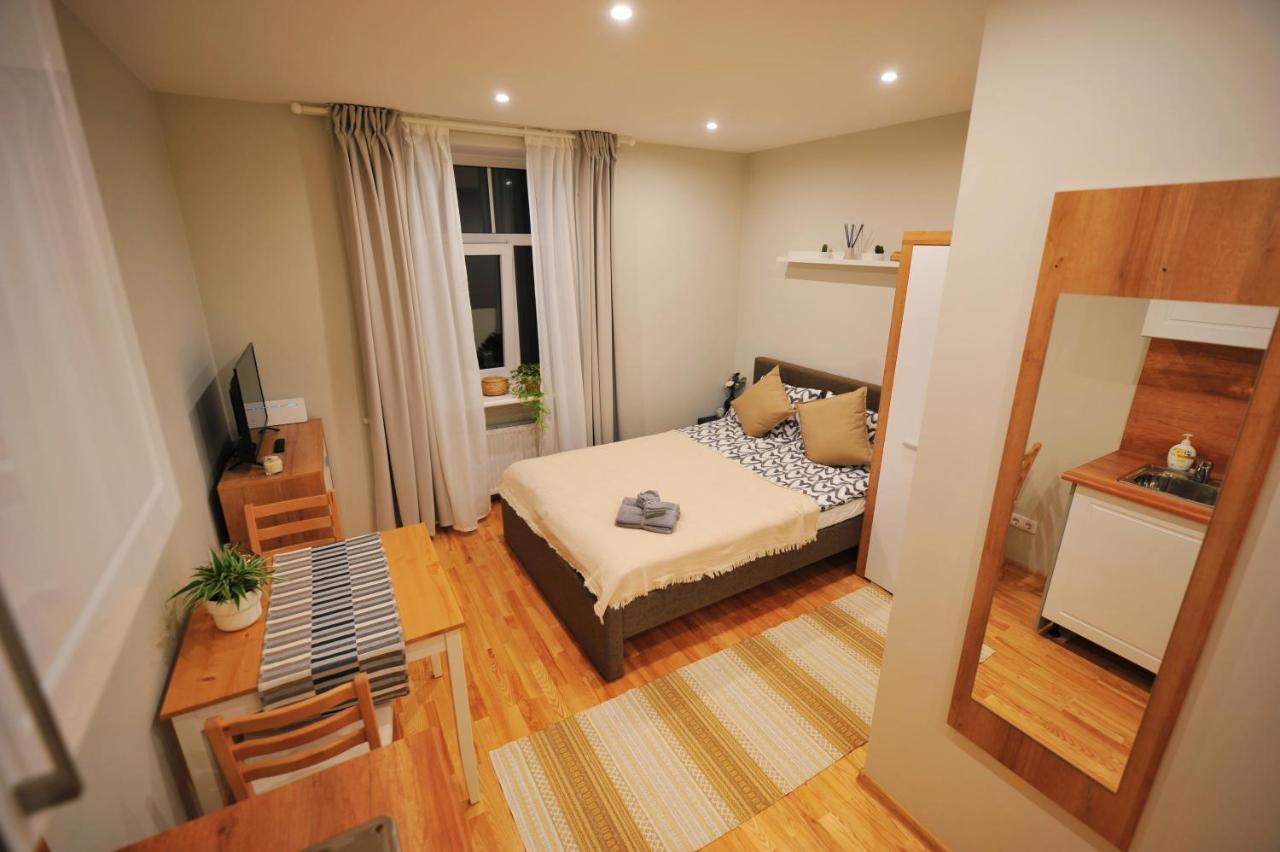 Central Comfort At Hanzas Residence, Stay Near Cafes, Bars, Museums & Esplanade Riga Eksteriør bilde
