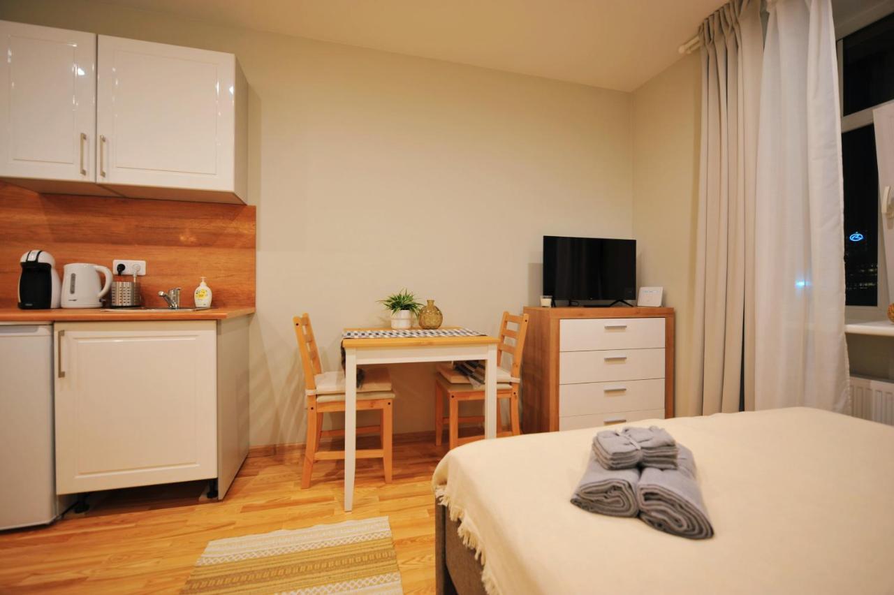 Central Comfort At Hanzas Residence, Stay Near Cafes, Bars, Museums & Esplanade Riga Rom bilde