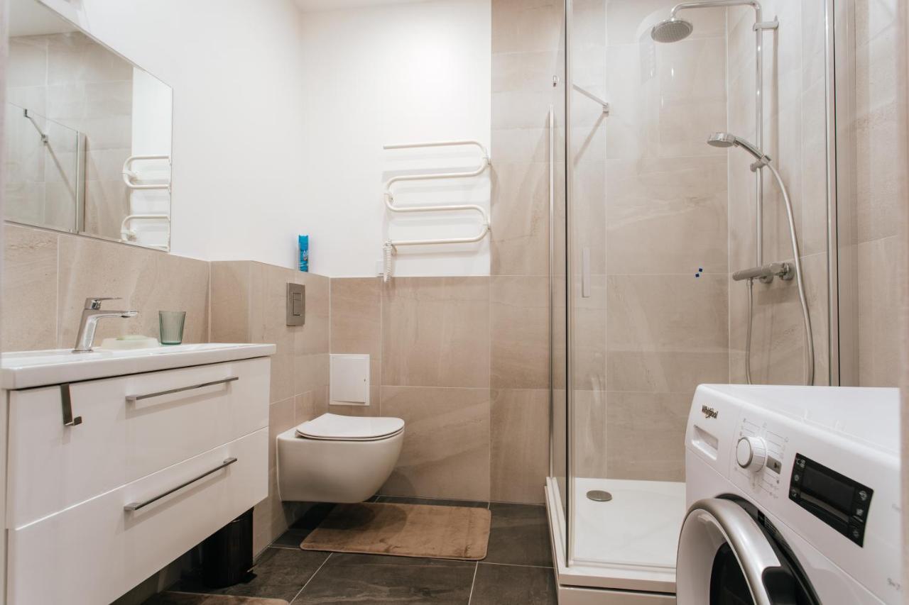 Central Comfort At Hanzas Residence, Stay Near Cafes, Bars, Museums & Esplanade Riga Eksteriør bilde